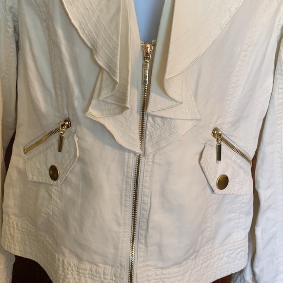 Linen Chaus Jacket with Ruffle Lapels - Picture 4 of 8
